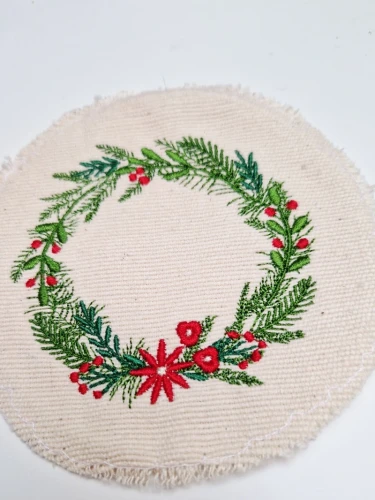 świąteczny wieniec haftowany