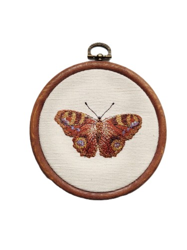 kolorowy haftowany motyl pawik w tamobrku