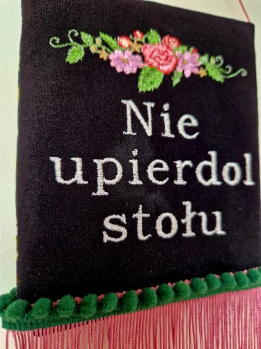 nie-upierdol-stolu-haft.jpg
